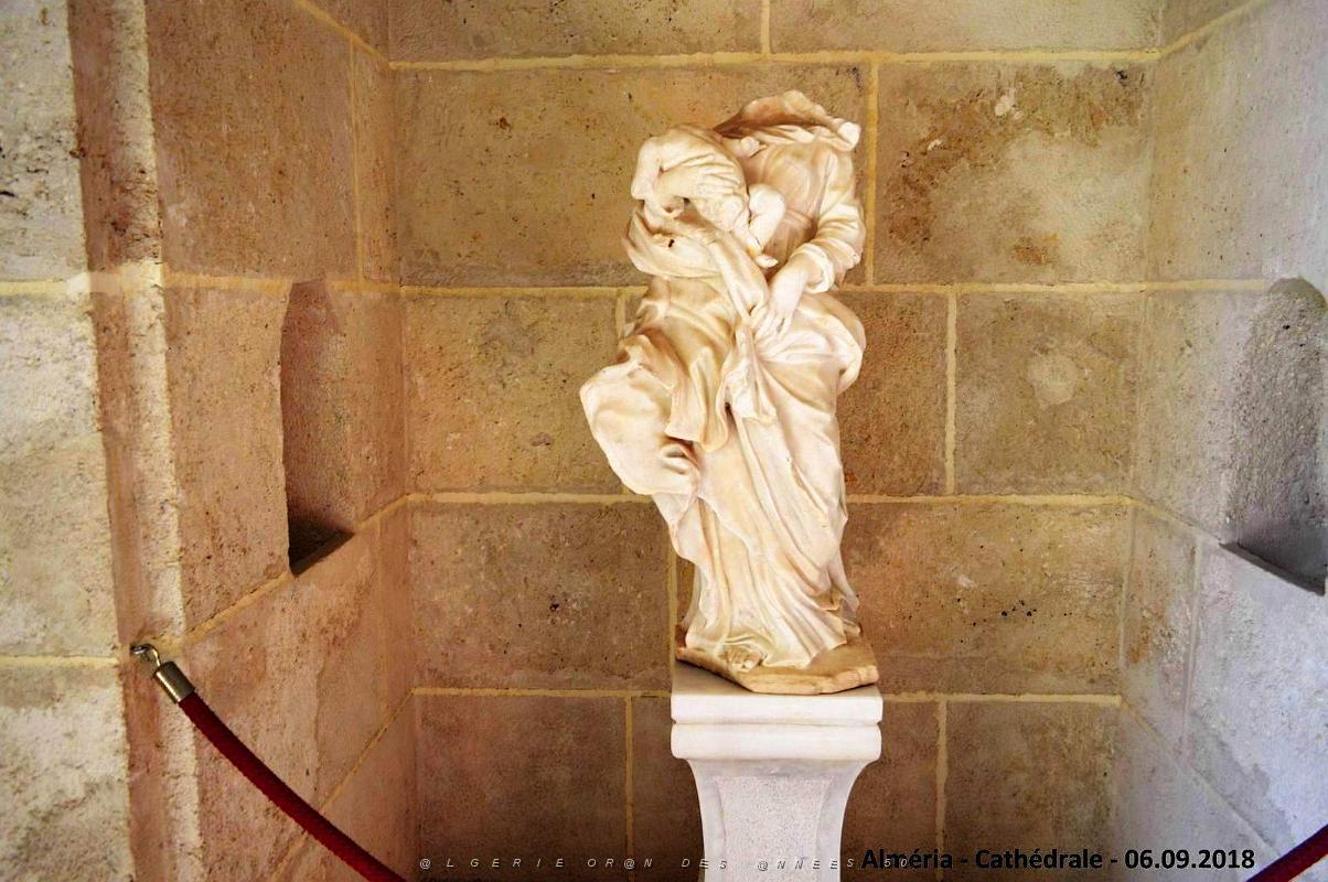 28 LA CATHEDRALE ET LE FORTERESSE DE L INCARNATION (30).JPG